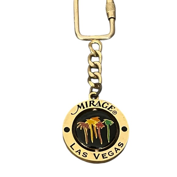 VTG Mirage Hotel Casino Las Vegas Gold Tone Metal Collectible Keychain - Picture 2 of 8